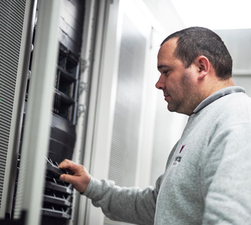 Remote Hands in VeloxServ London colocation space